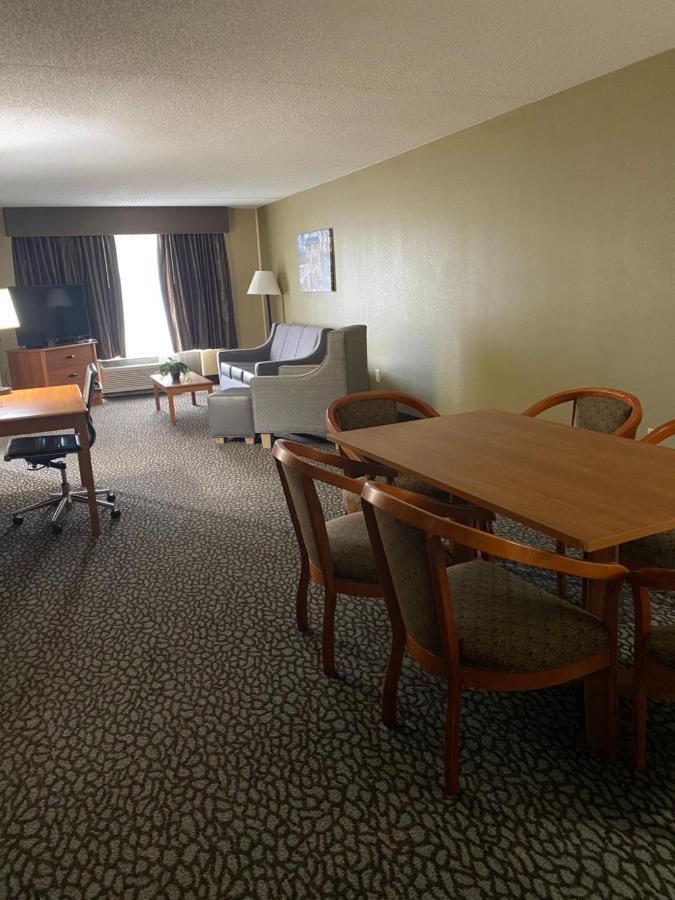 Wingate By Wyndham Little Rock Hotel Bagian luar foto